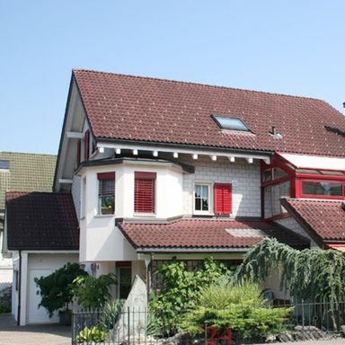 Wohnhaus mit 2 Wohnungen