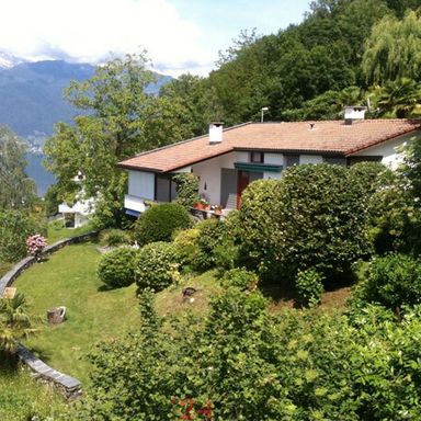 Einfamilienhaus mit Einliegerwohnung + 3000 m² Land