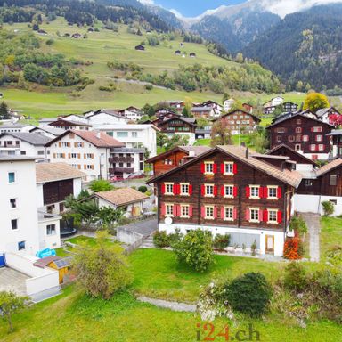 Grosses Ferienhaus mit 4 Wohnungen