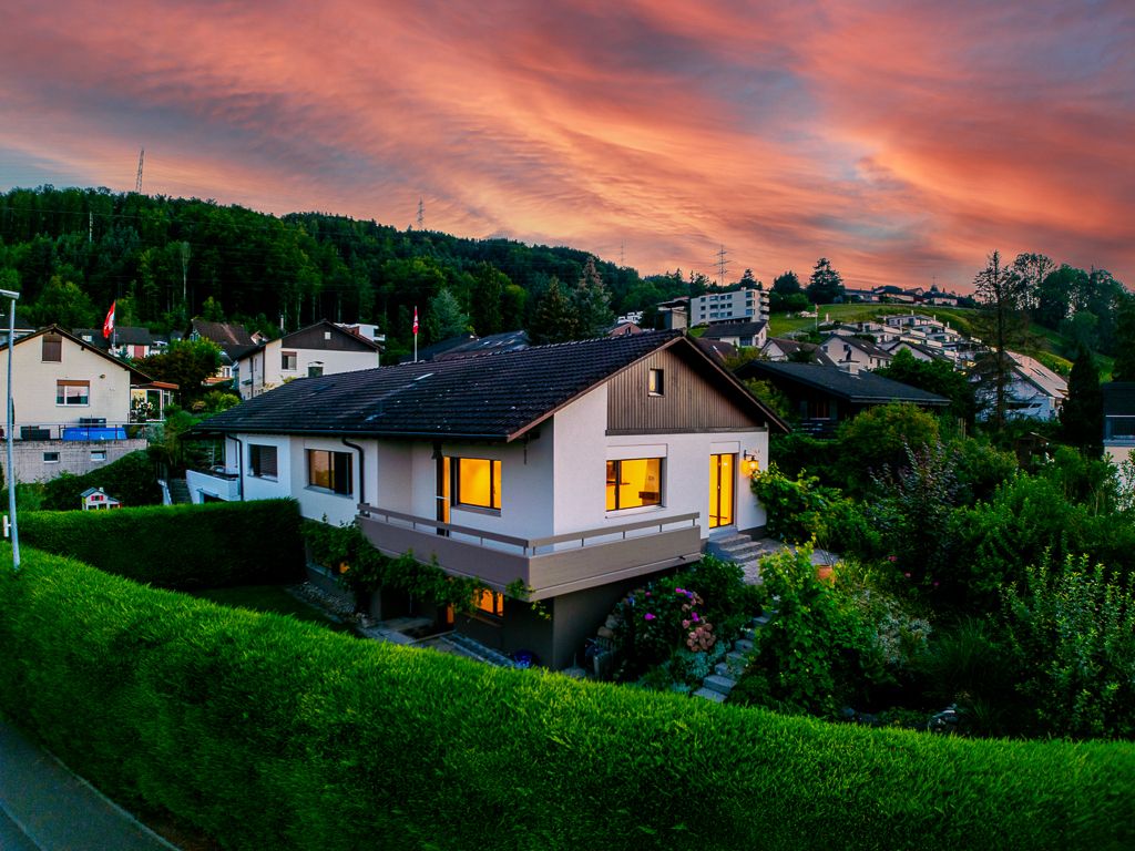 5 1/2 Zi-Doppeleinfamilienhaus mit grossem Garten