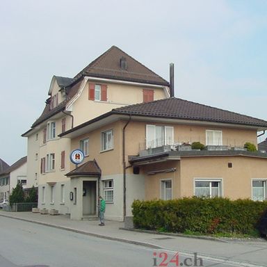 Wohnhaus mit Restaurant