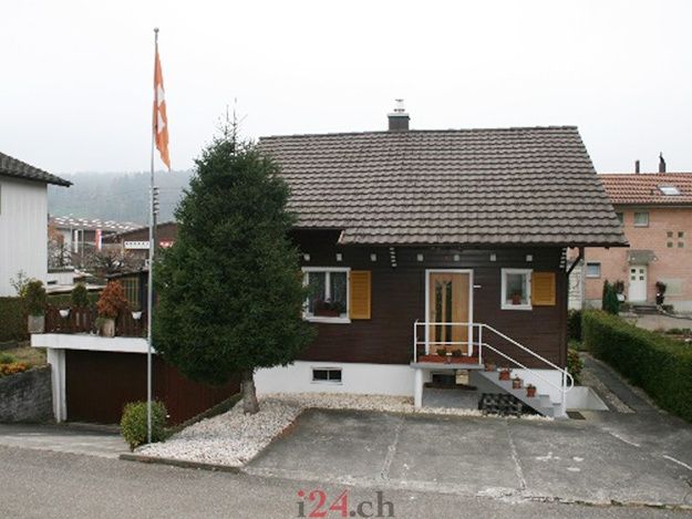 Einfamilienhaus mit Garage