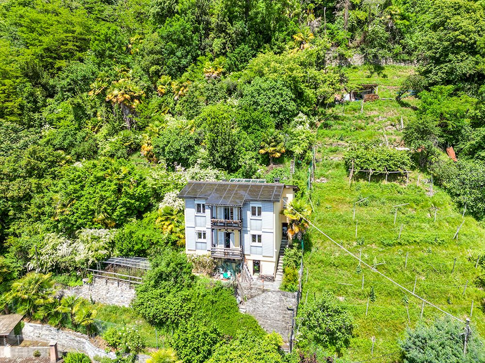 Nachhaltiges Wohnen in Locarno-Solduno: Traumhaftes Einfamilienhaus mit Solaranlage und Panoramablick