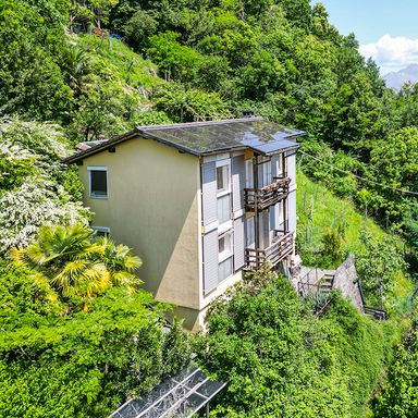 Nachhaltiges Wohnen in Locarno-Solduno: Traumhaftes Einfamilienhaus mit Solaranlage und Panoramablick