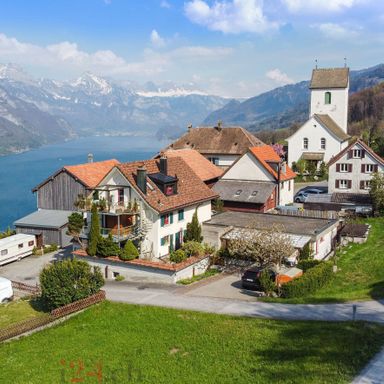 Einfamilienhaus mit 2 Einliegerwohnungen