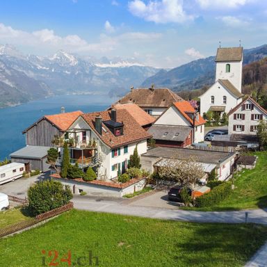 Einfamilienhaus mit 2 Einliegerwohnungen