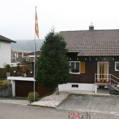 Einfamilienhaus mit Garage