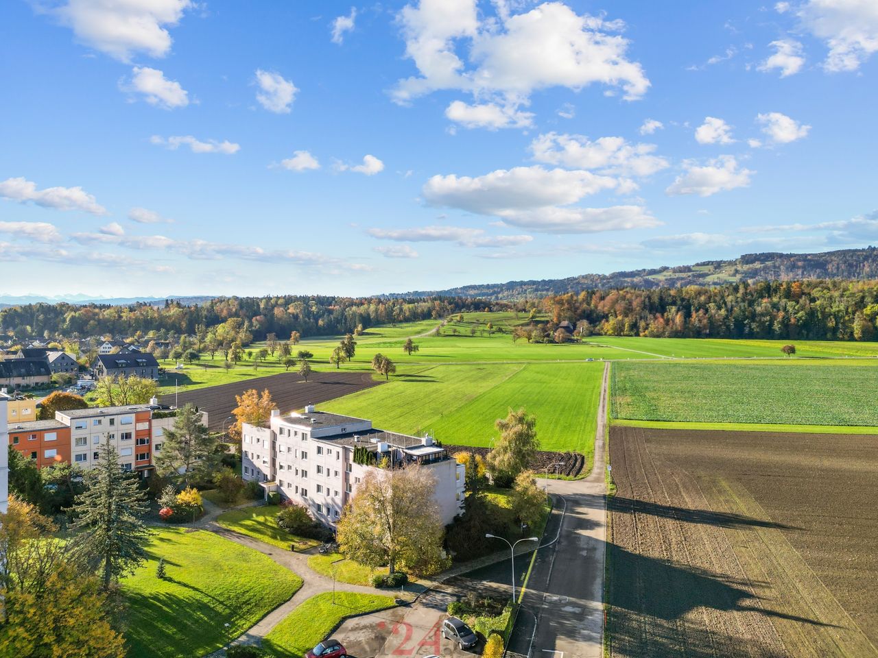 5 Zi-Eigentumswohnung an unverbaubarer Landwirtschaftszone