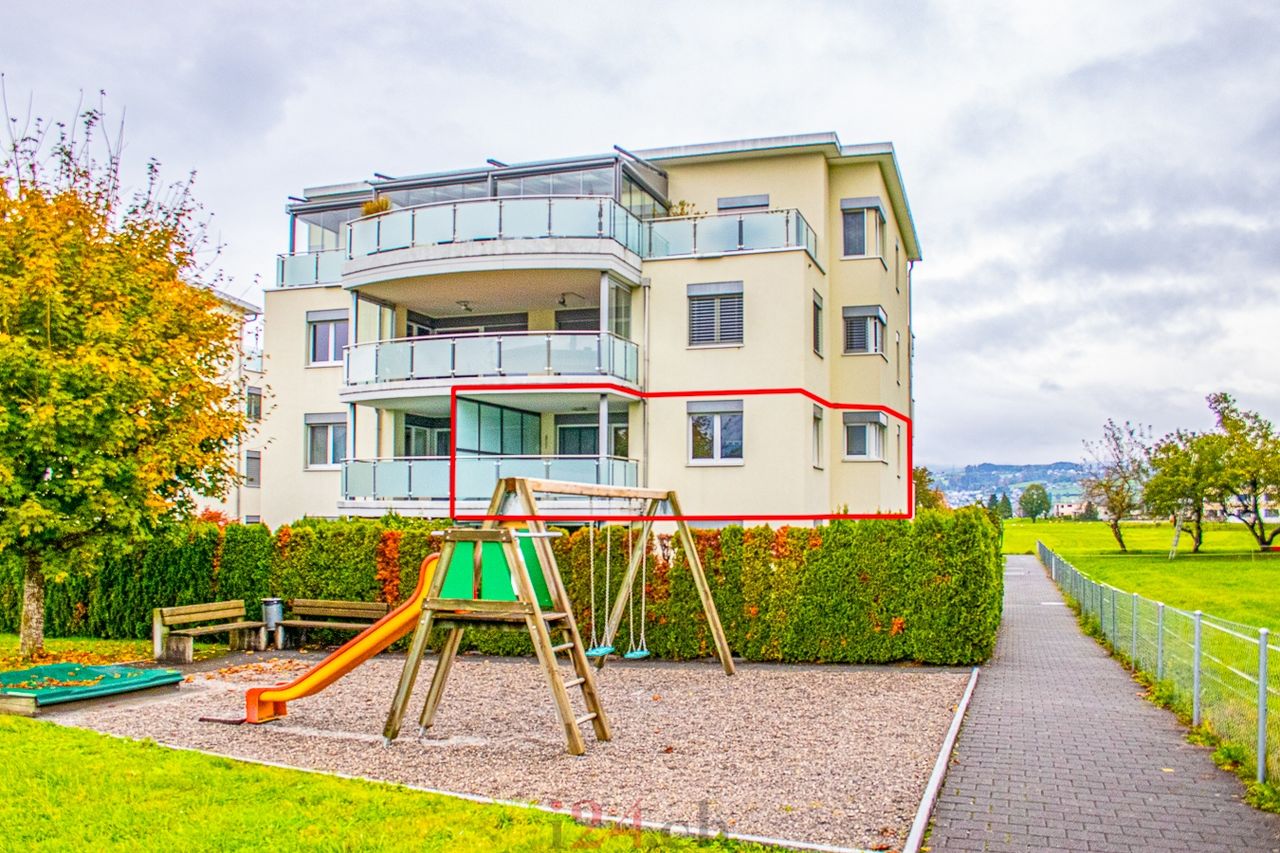 3 1/2 Zi.-Wohnung mit grossem gedecktem Balkon