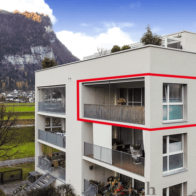 Moderne 4.5-Zi-Wohnung mit gemütlicher Terrasse und Weitblick ins Glarnerland