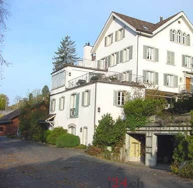 Villa am See mit Bootshaus